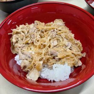 この給食もおいしそうでした